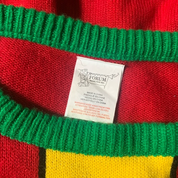 FORUM NOVELTIES INC.-men’s red long sleeve crewneck ‘ALL WRAPED UP SWEATER’ - Picture 5 of 10